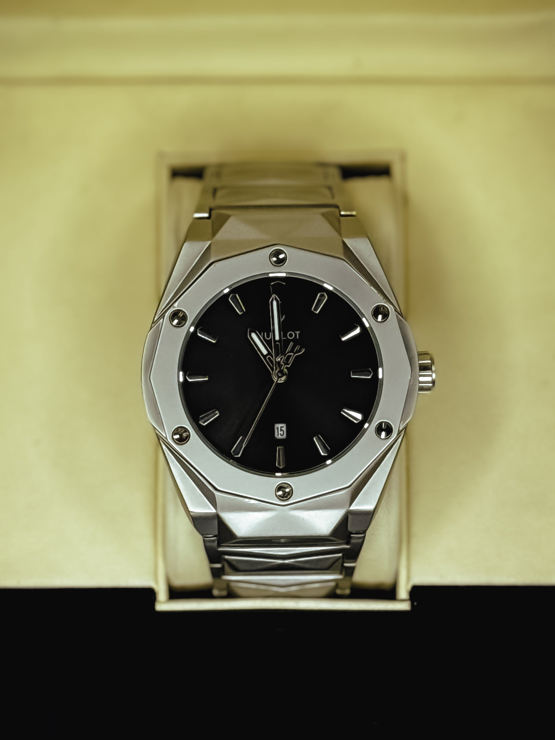 Hublot Cut - Image 3
